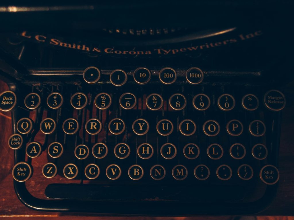 An old black and brown typewriter